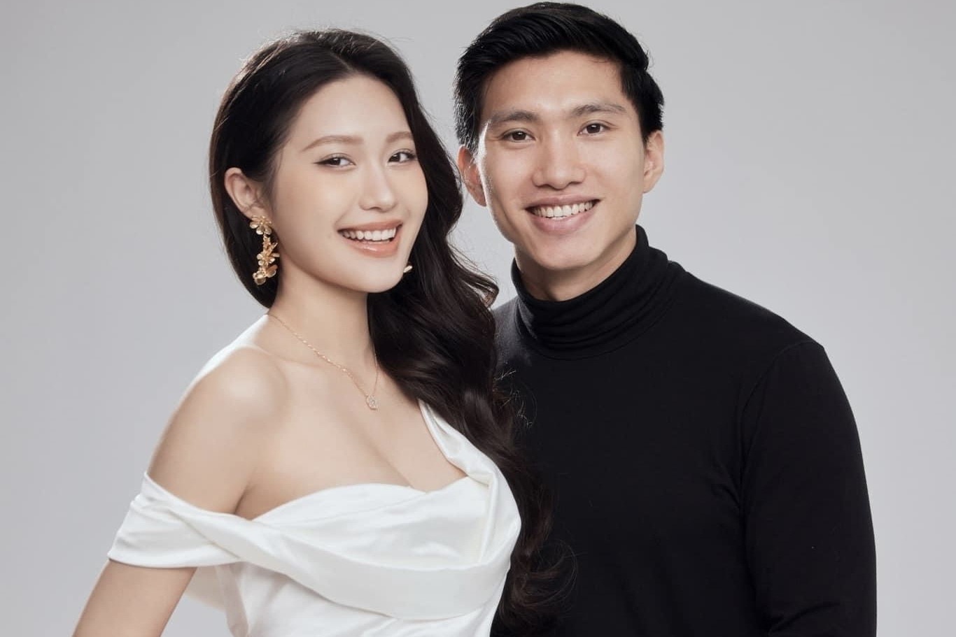 Hình ảnh dạo chơi của cặp đôi